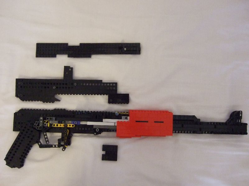Truc de fou, le mec a fait un fusil d'assaut en Lego Technic et il