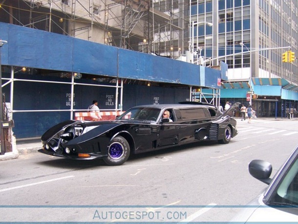 batmobile-limousine-3jpg_65