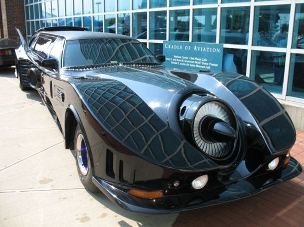 batmobile-limousine-4_NsrTS_65